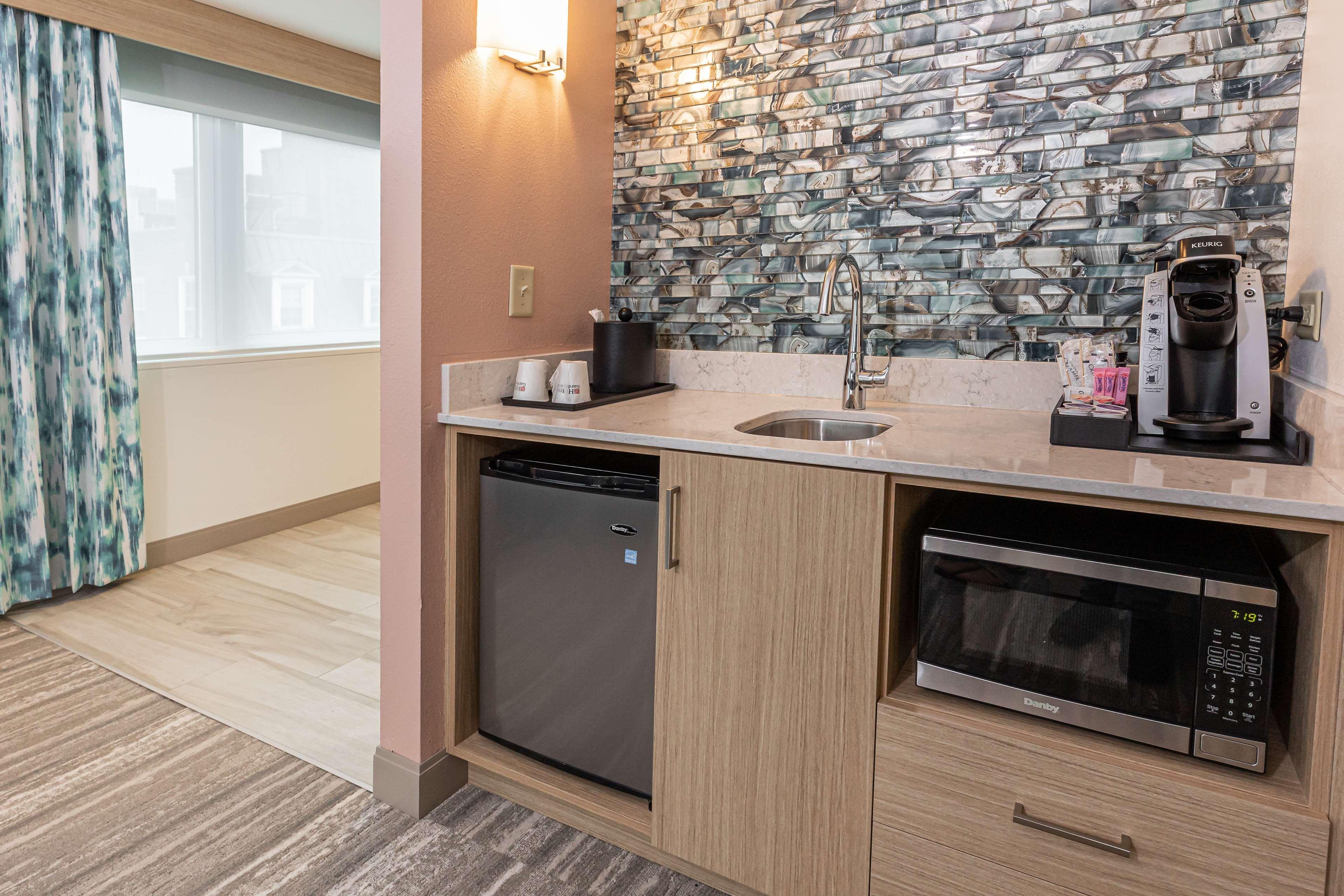 Hilton Garden Inn Ithaca Exterior photo